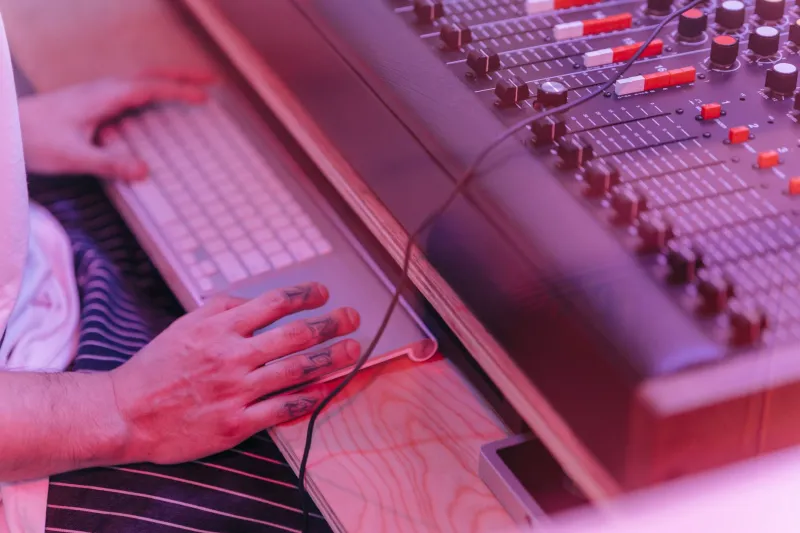 Behind the Glass: How Irish American Producers Are Giving Traditional Music a New Voice