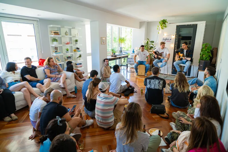 Living Room Trad: The Suburban Americans Turning Their Homes Into Irish Session Havens